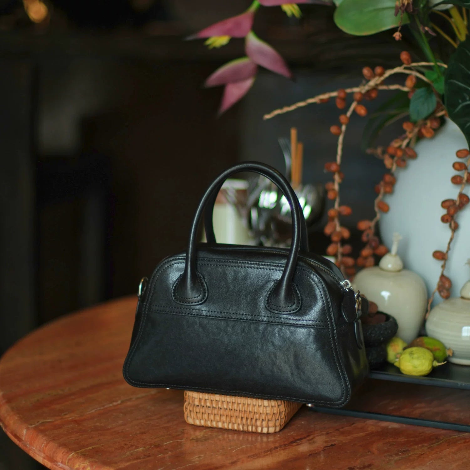 EZRO Simple and Versatile Leather Handbag