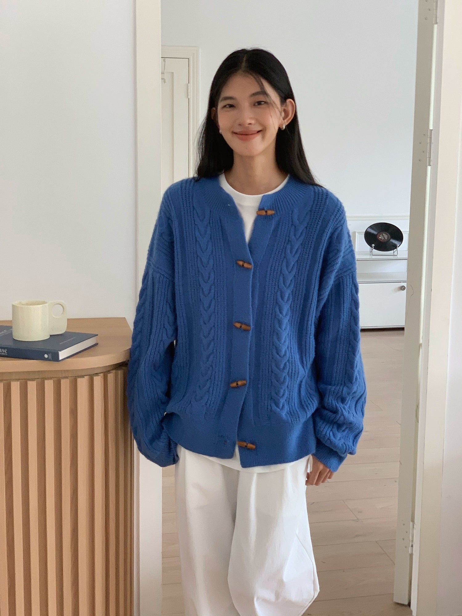 EIGHTHMONTH Loose and Thin Lazy Style Knitted Jacket