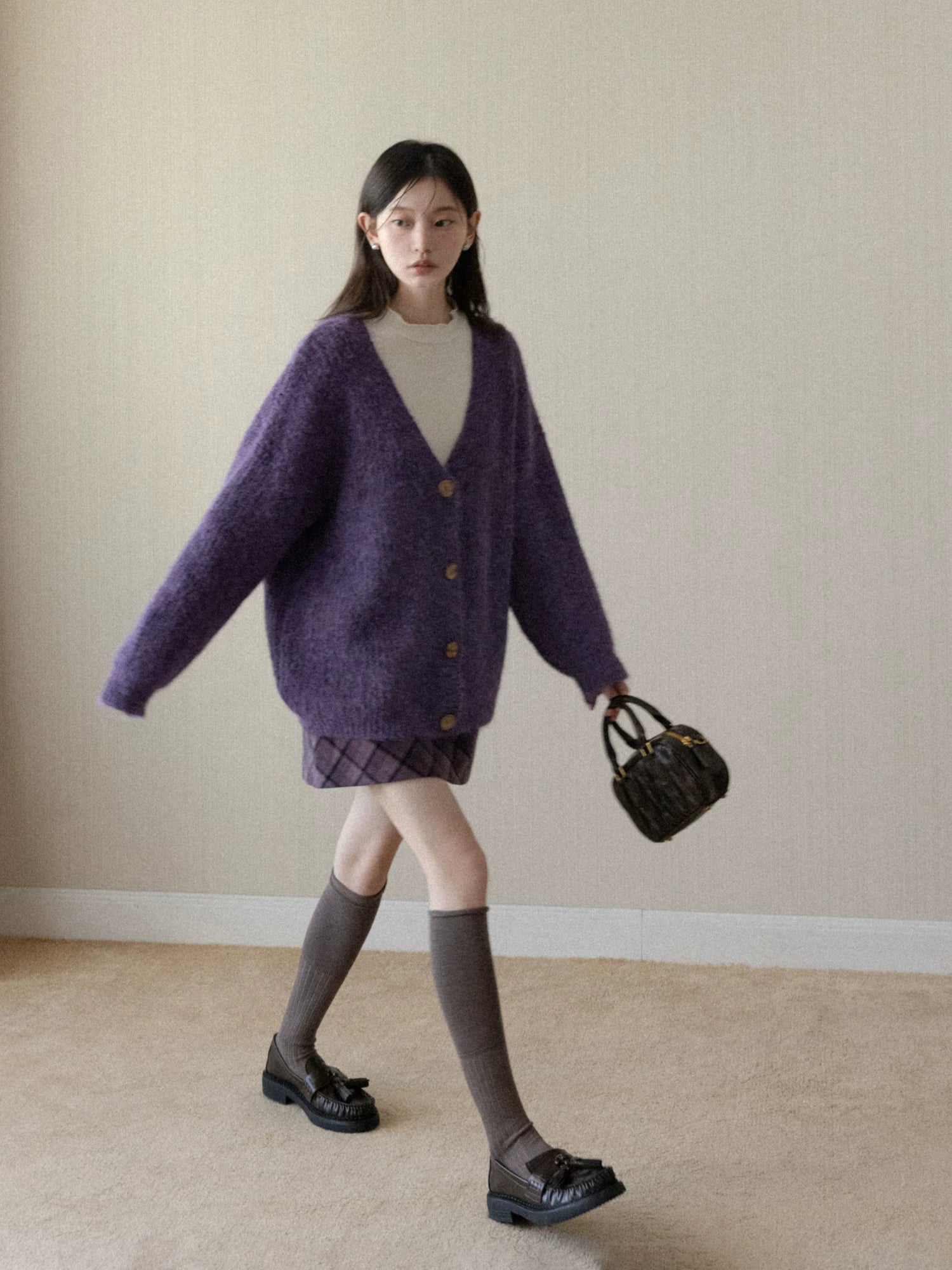 Cantonstory Loose V-neck Knitted Cardigan Sweater