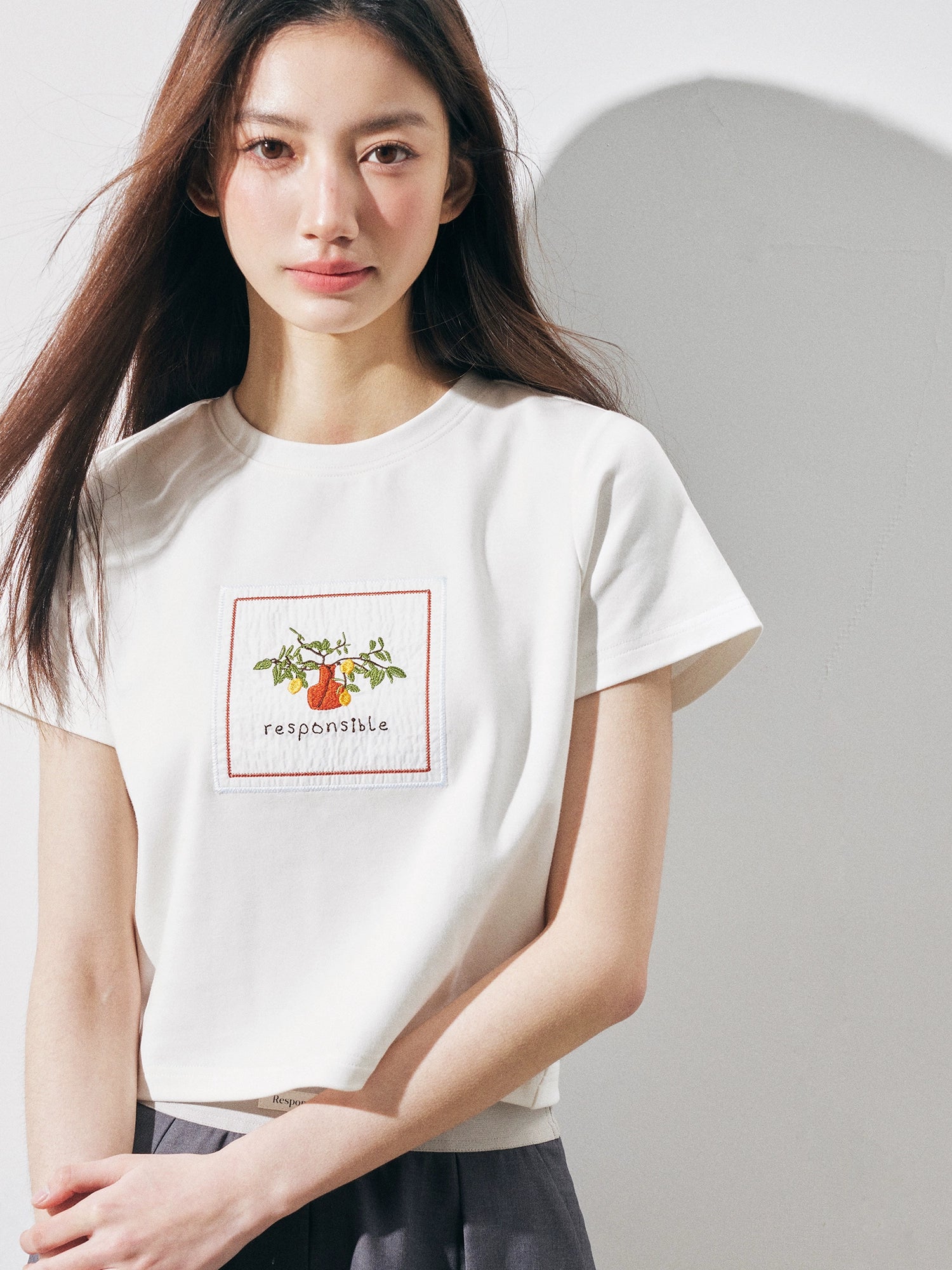 RPB BRAND Vase Vintage Sticker Embroidery Tee