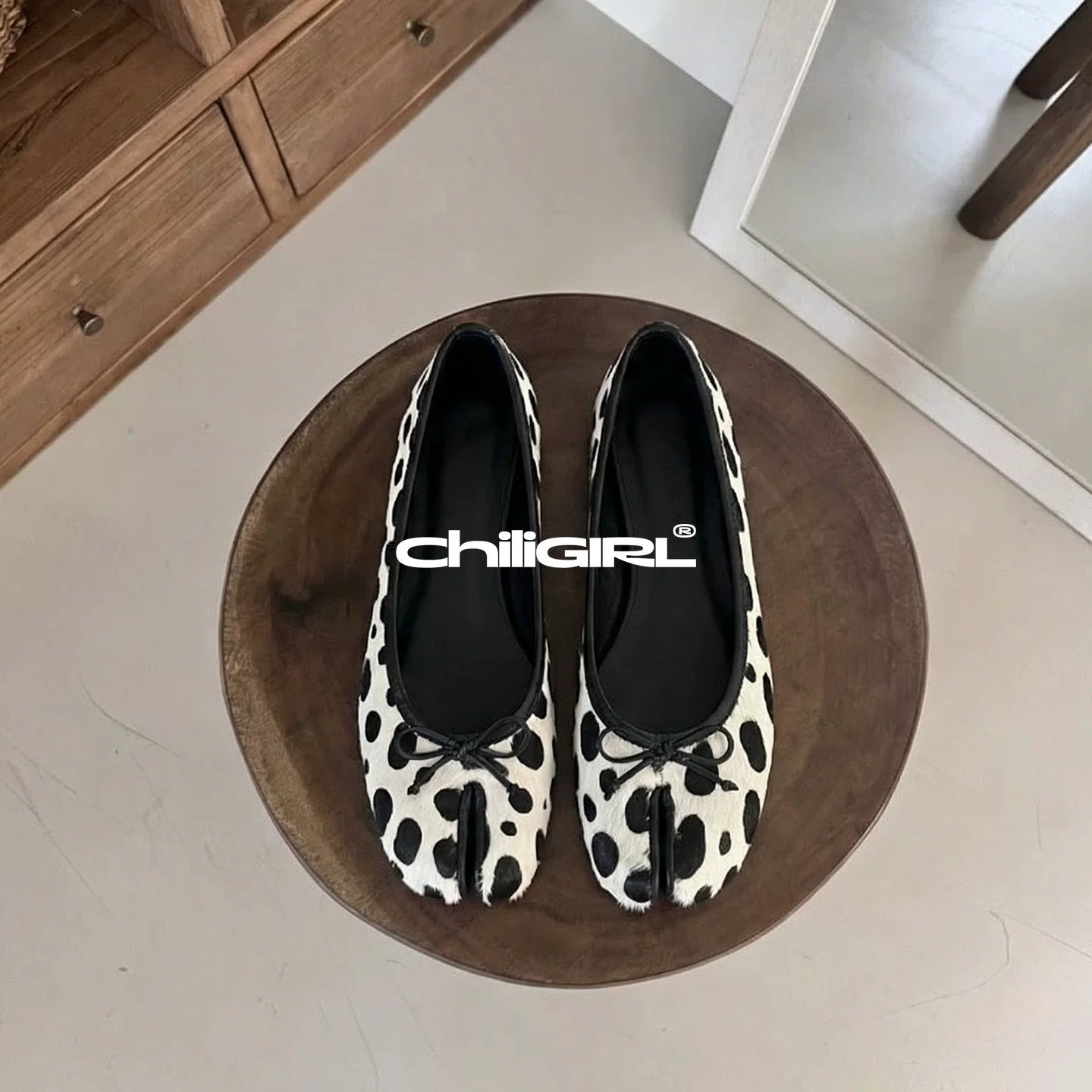 CHILIGIRL Cow-pattern Bow Light-mouth Single Shoes