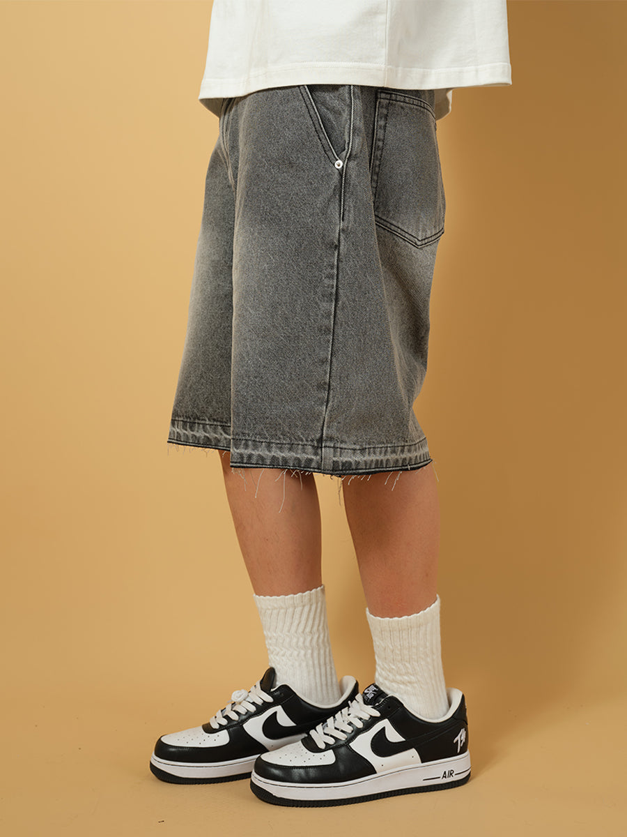 ComicTree washed black loose edge 7 points denim shorts