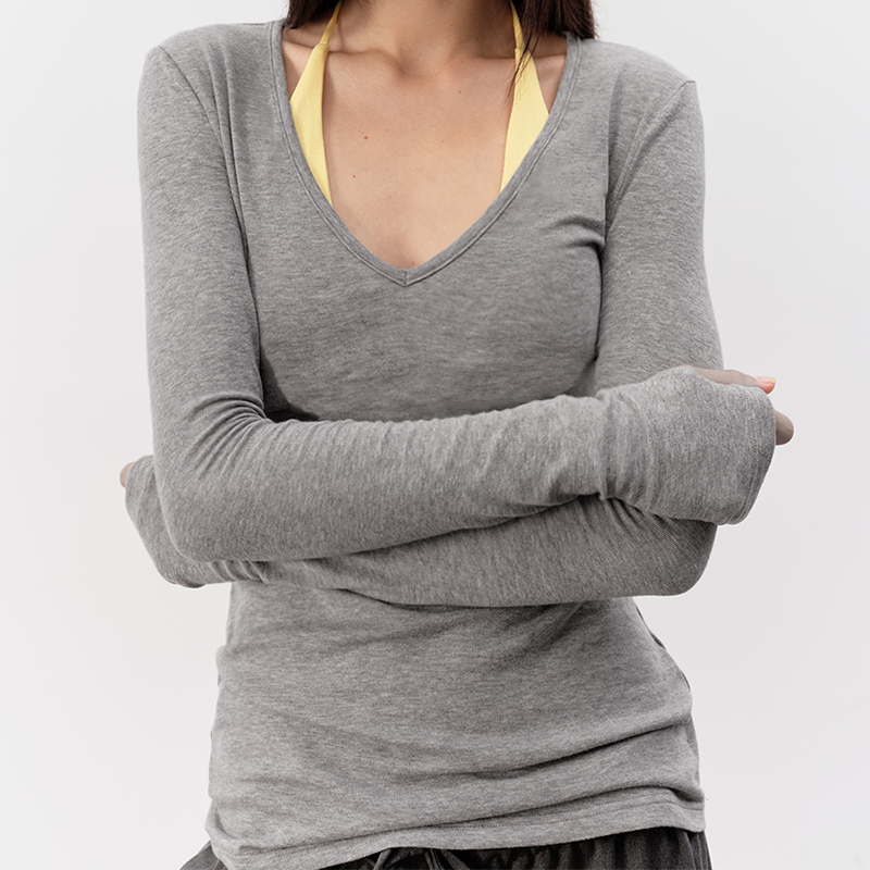 JCAESAR V-neck Long-sleeved Knitted Sweater