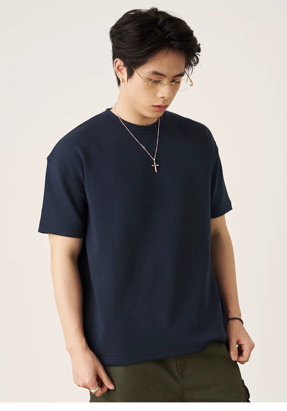 GOODLIVEABLE Simple Slightly Loose Small Neckline Tee