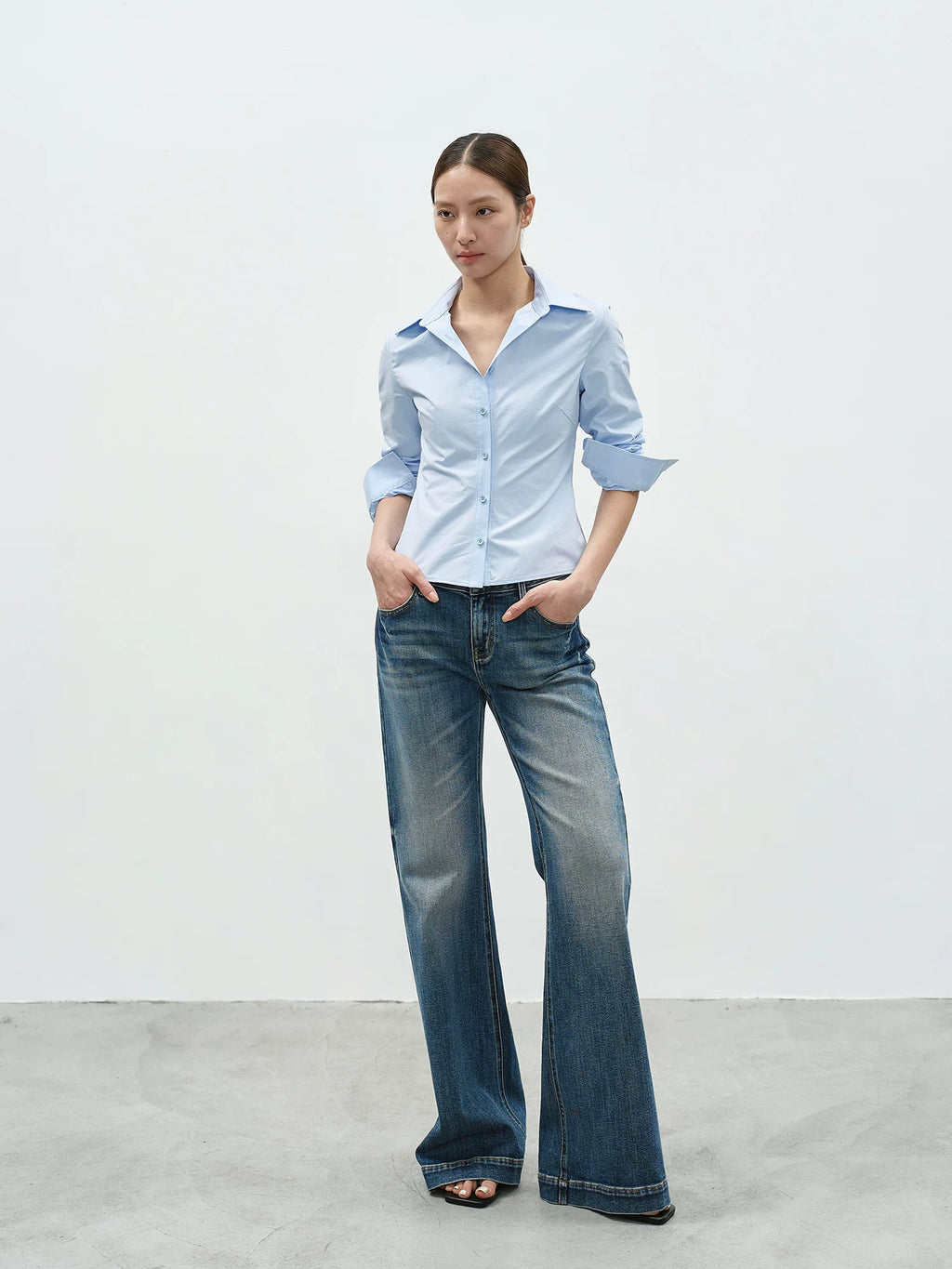 EIGHTHMONTH Waist V-neck Slim Shirt