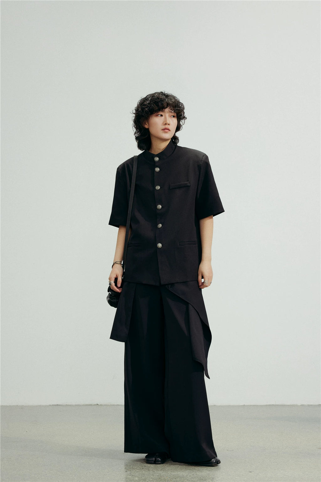 SUNYVONNE Stand-collar, Padded-shoulder Short-sleeve Blazer