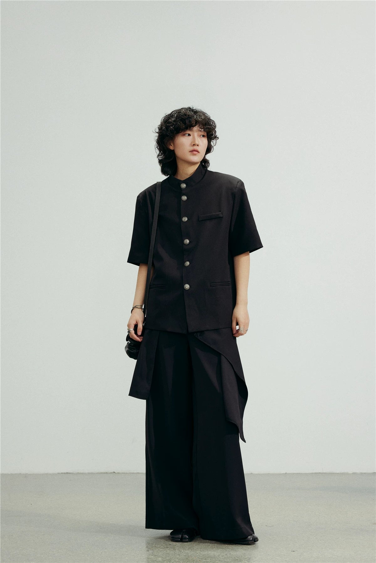 SUNYVONNE Stand-collar, Padded-shoulder Short-sleeve Blazer