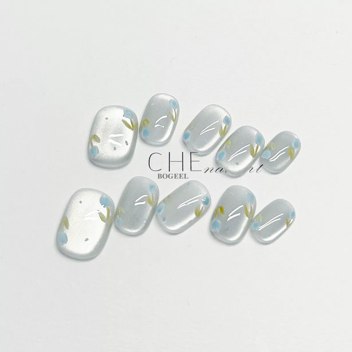 BOGEEL Cat's Eye Small Flower White Wearing Armor