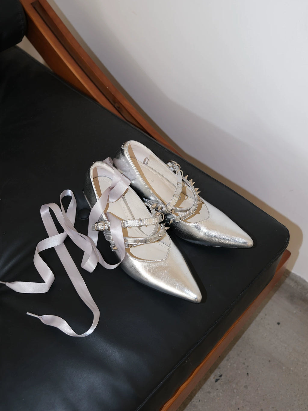 Mooreyu Retro Thick Heel Light Mouth High Heels