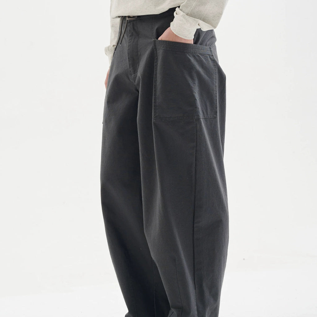BUTTBILL  silhouette straight pants