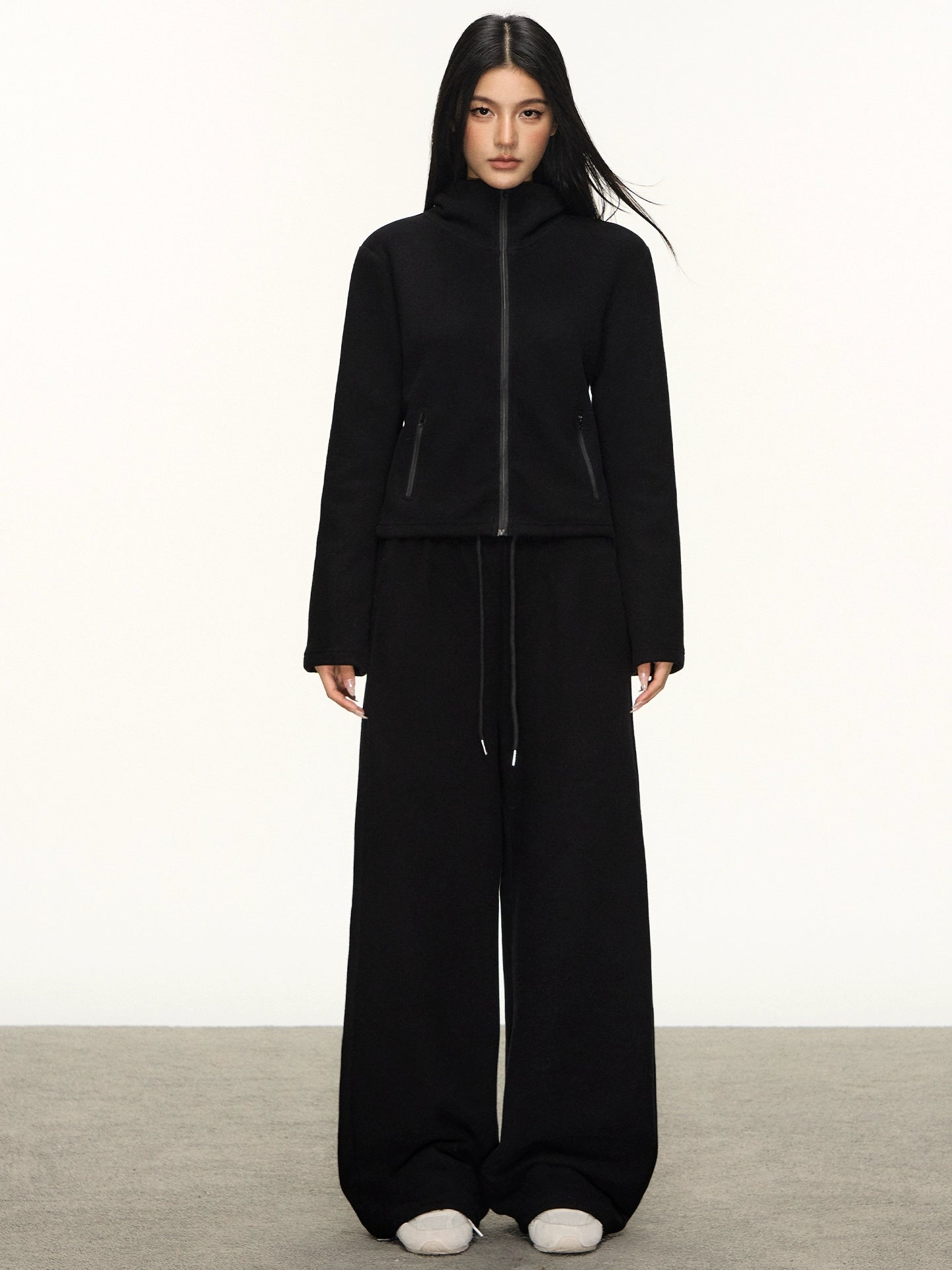 Anna Aneae Stand-up Collar Thermal Short Jacket Sweatpants Two-piece Set