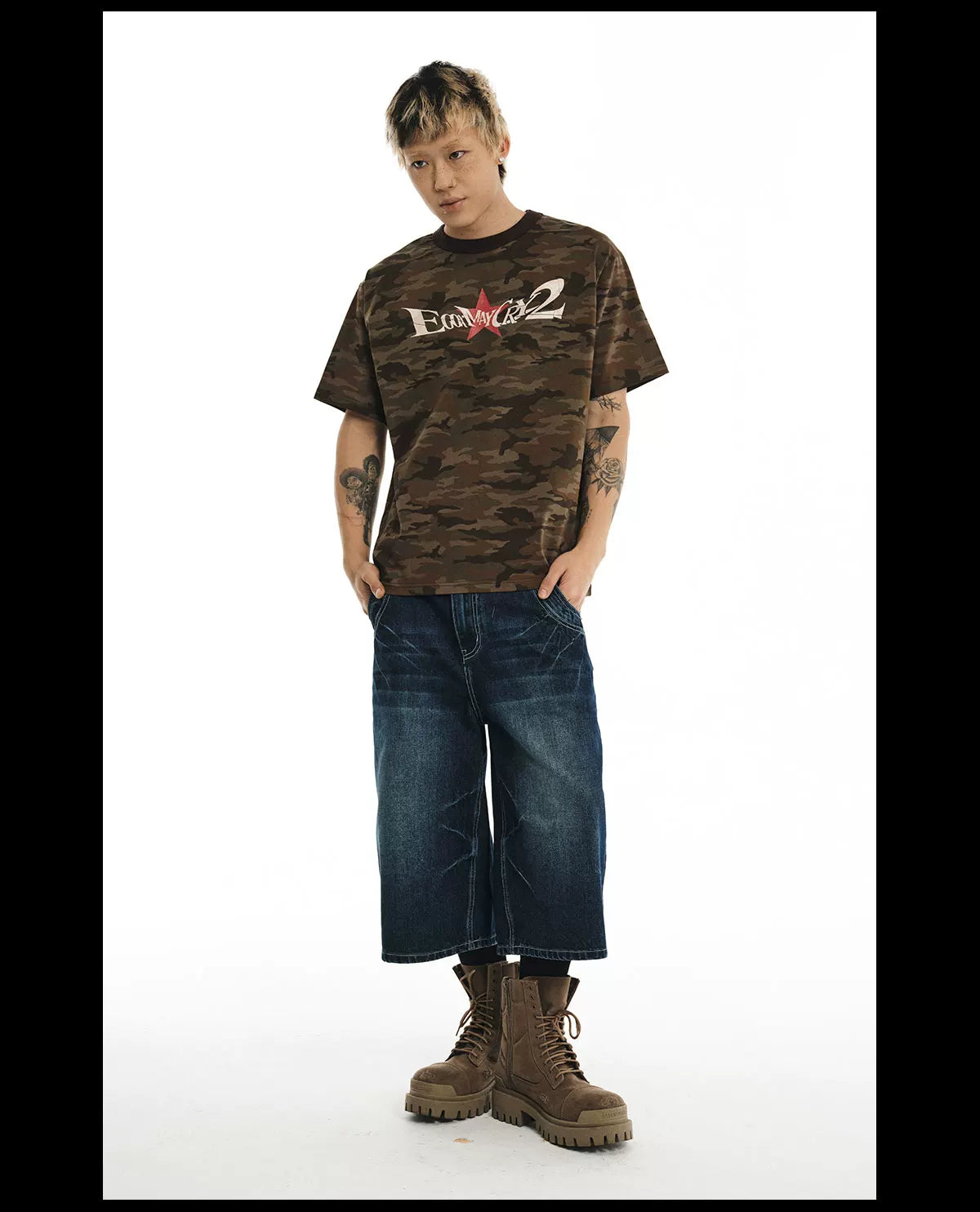 NOVACAM Retro Camo Female Spoof Fun Tee