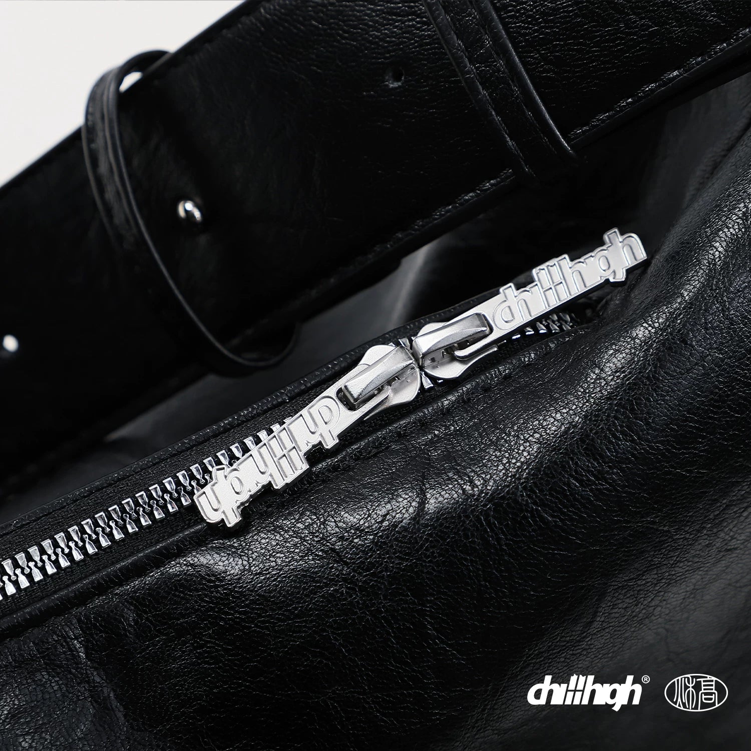 ChillHigh Leather Minimalist Large Capacity Messenger Bag