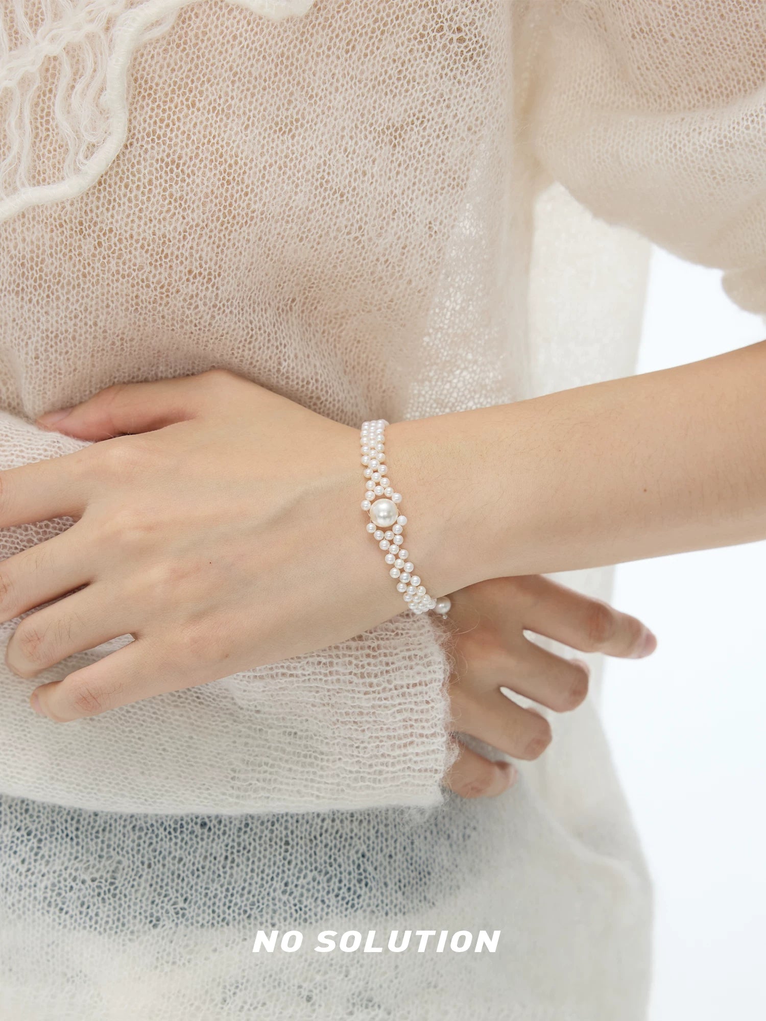NO SOLUTION Vintage Pearl Hand-woven Bracelet