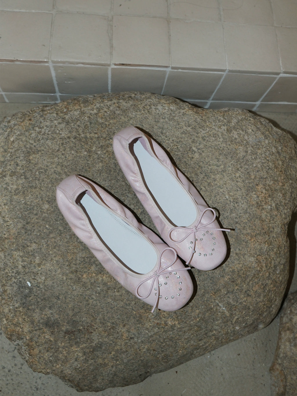 Mooreyu Bow Round Head Soft Sole Retro Flats
