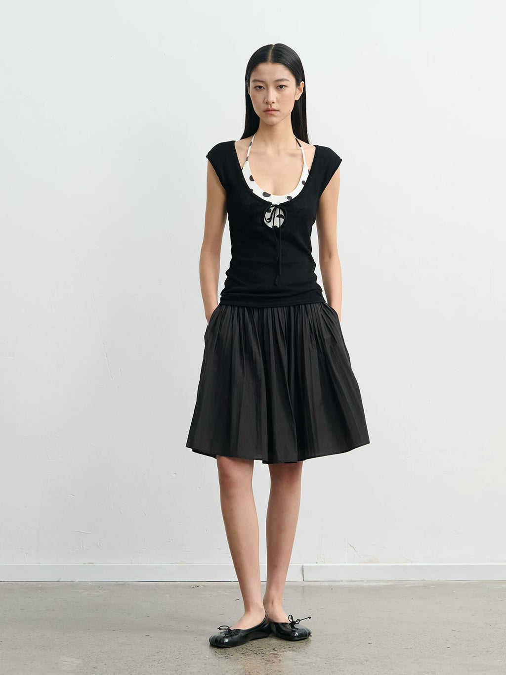 LINY LIBERTY U-neck Hollow Strap Knitted Vest