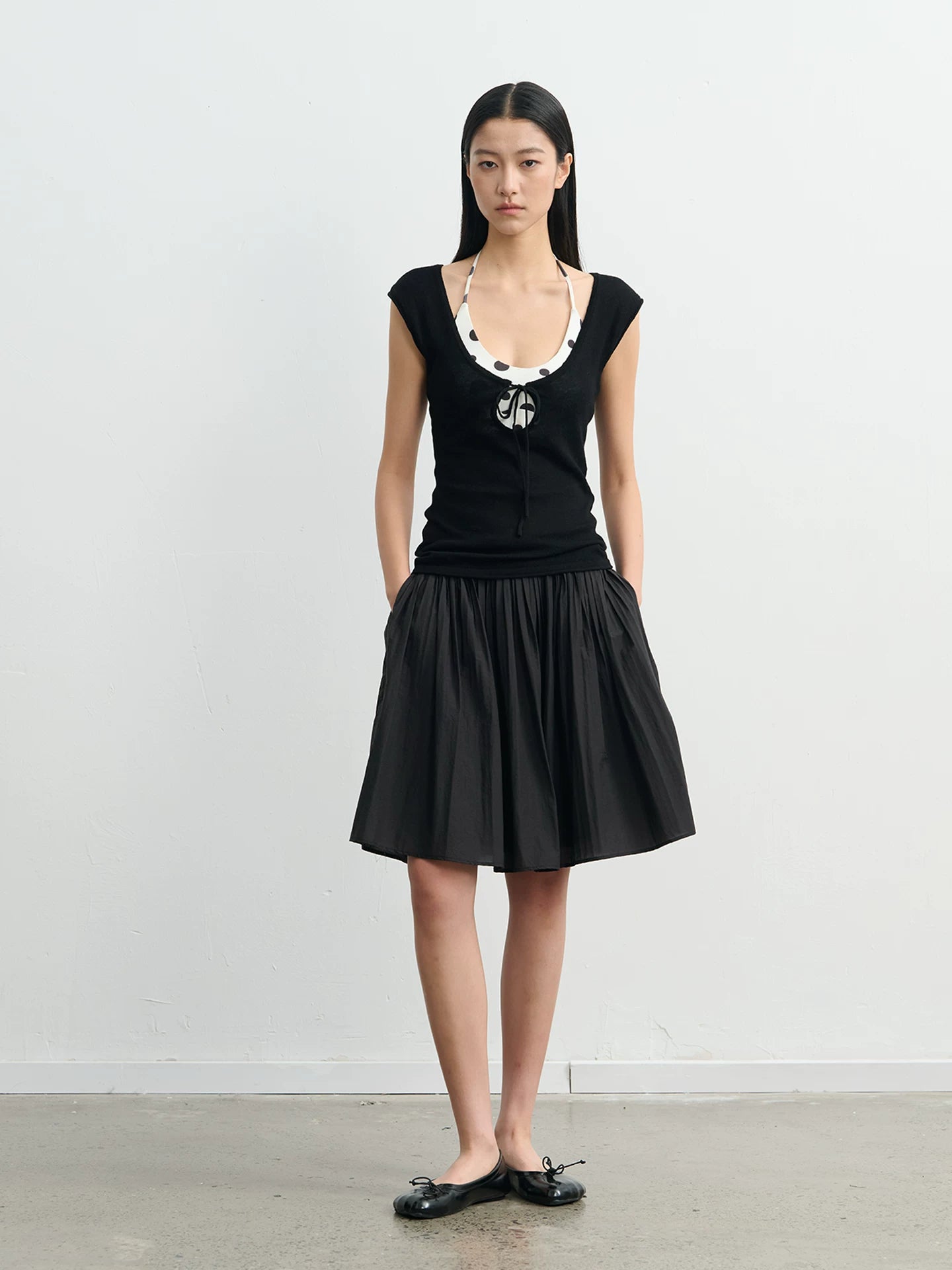 LINY LIBERTY U-neck Hollow Strap Knitted Vest
