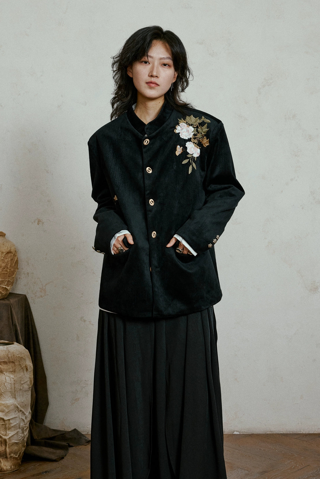 SUNYVONNE Vintage Flower Embroidered Blazer