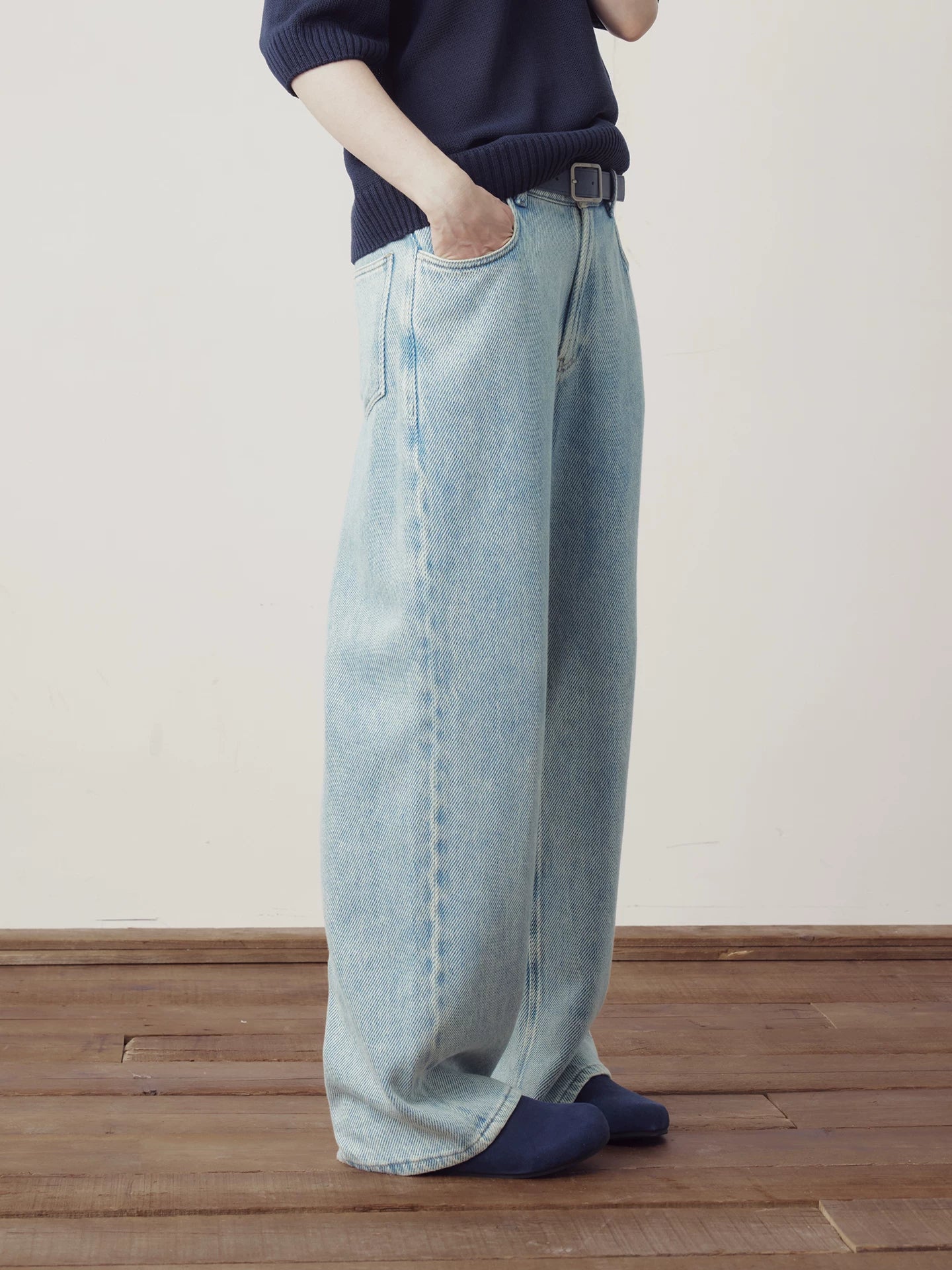 COLN Simple Loose Straight Jeans