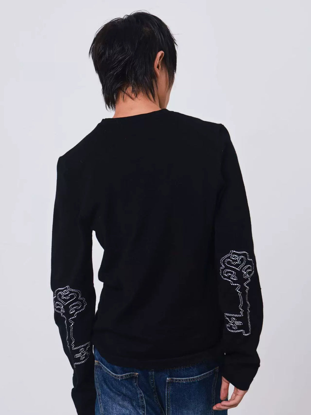 DETW Key Embroidery Premium Front Shoulder Slim Knitted Sweater
