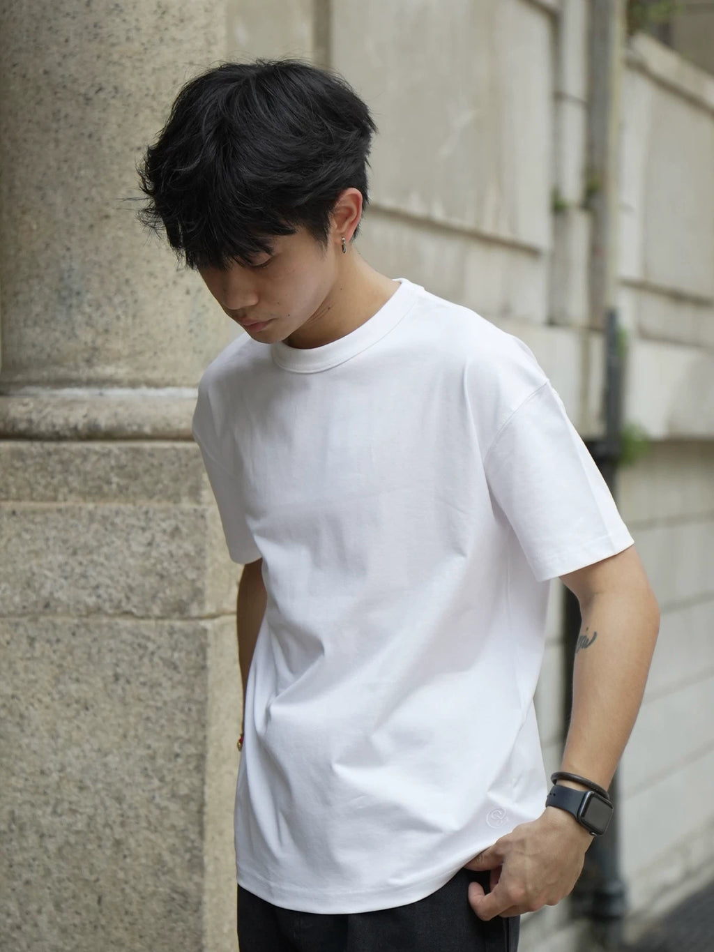 GOODLIVEABLE Cool Small Neckline Versatile Tee