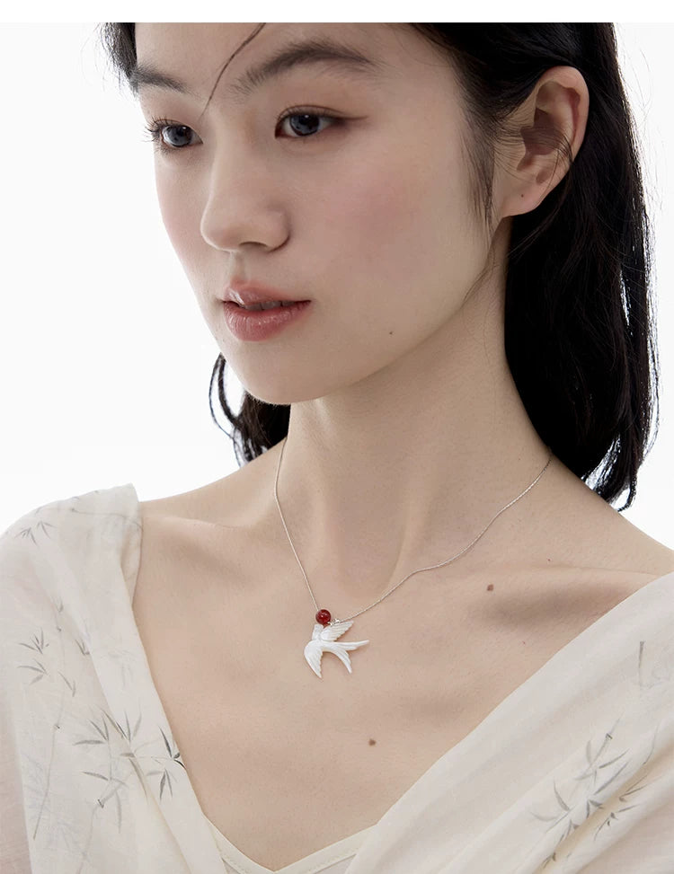 NO SOLUTION White Dish Shell Swallow Sterling Silver Necklace