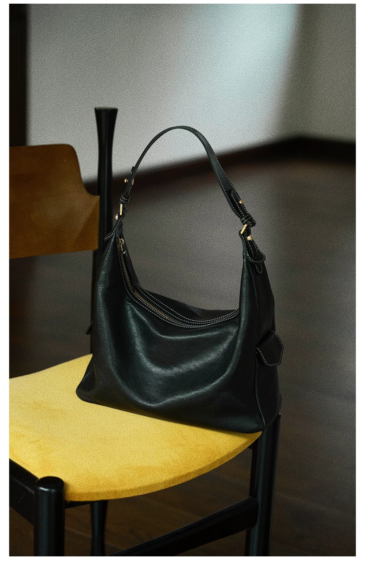 AVALEA Vintage Leather Shoulder Bag