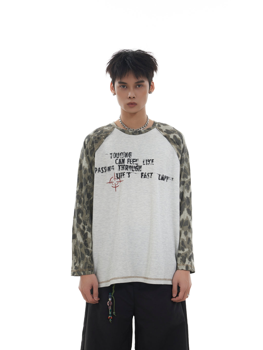 BTSG camouflage splicing ripped shoulder long sleeve Tee