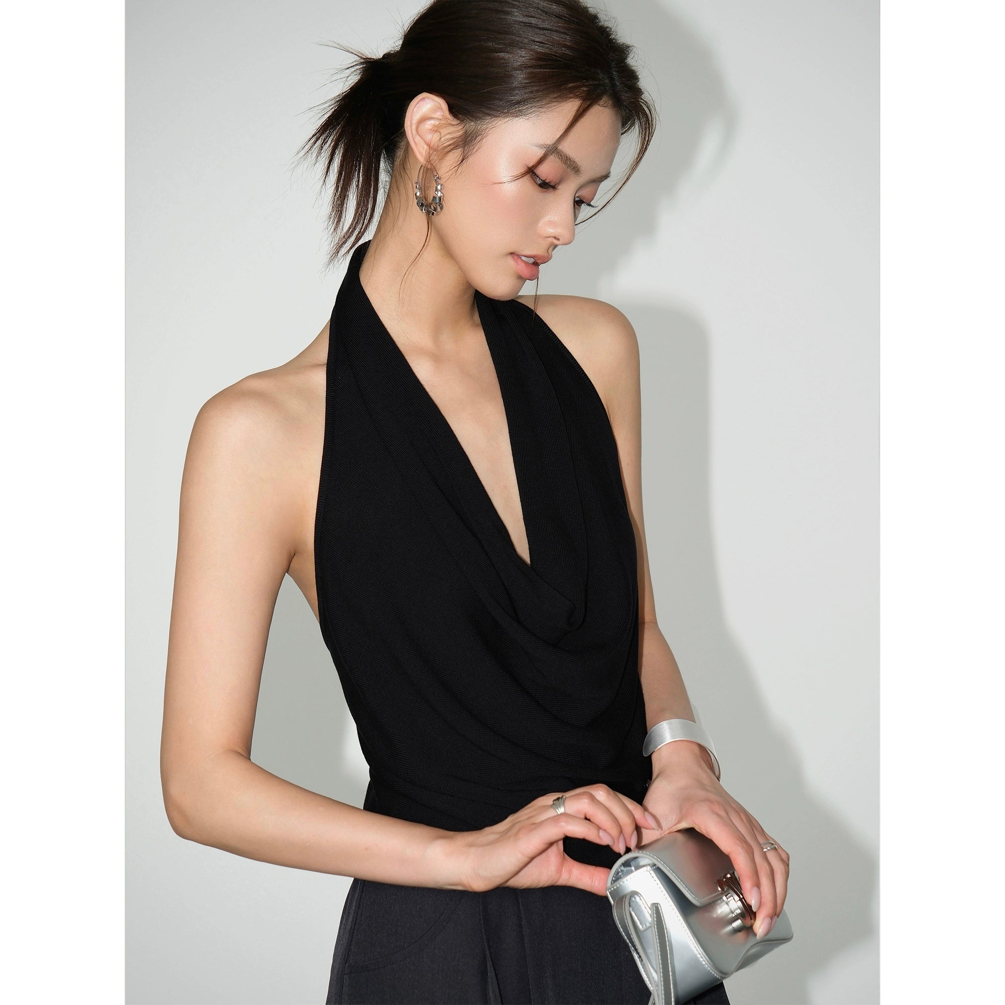 NEVA HU Swinging Neck Sling Vest