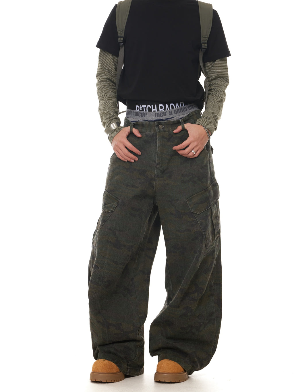 BTSG multi-pocket camouflage scimitar jeans