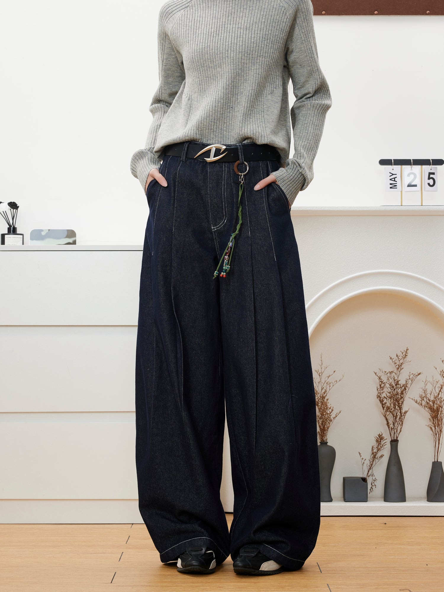 (Clearance) BTSG waist pleated scimitar RAW jeans