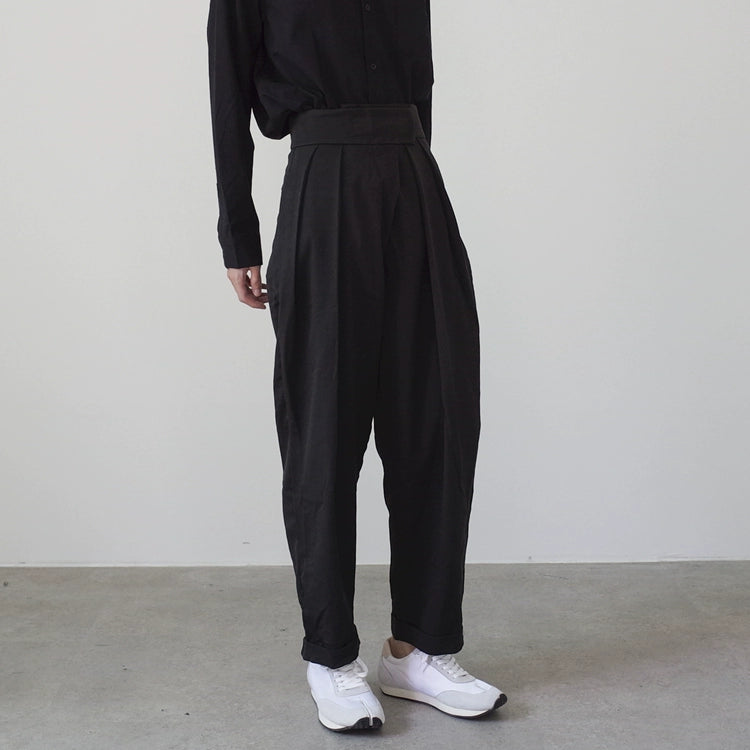 COLN High Waist Pleated Velcro Wide Leg Carrot Pants