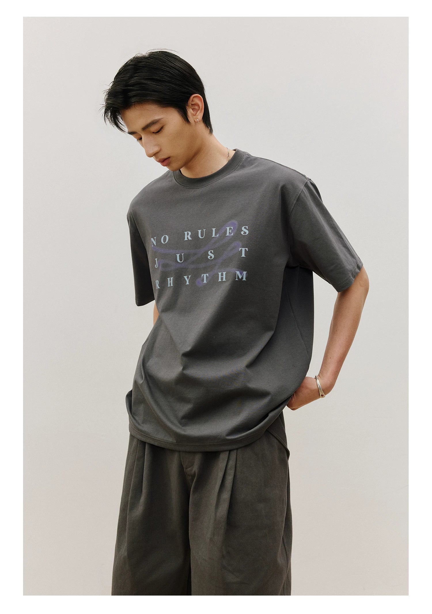 LR Cool Unreal Line Print Tee