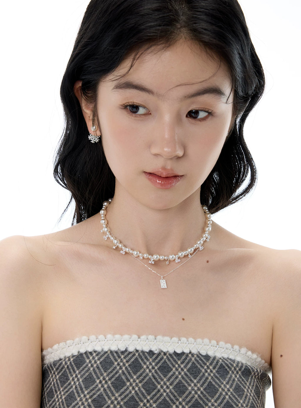 NO SOLUTION Dish Shell Snowflake Freshwater Pearl Stud Earrings
