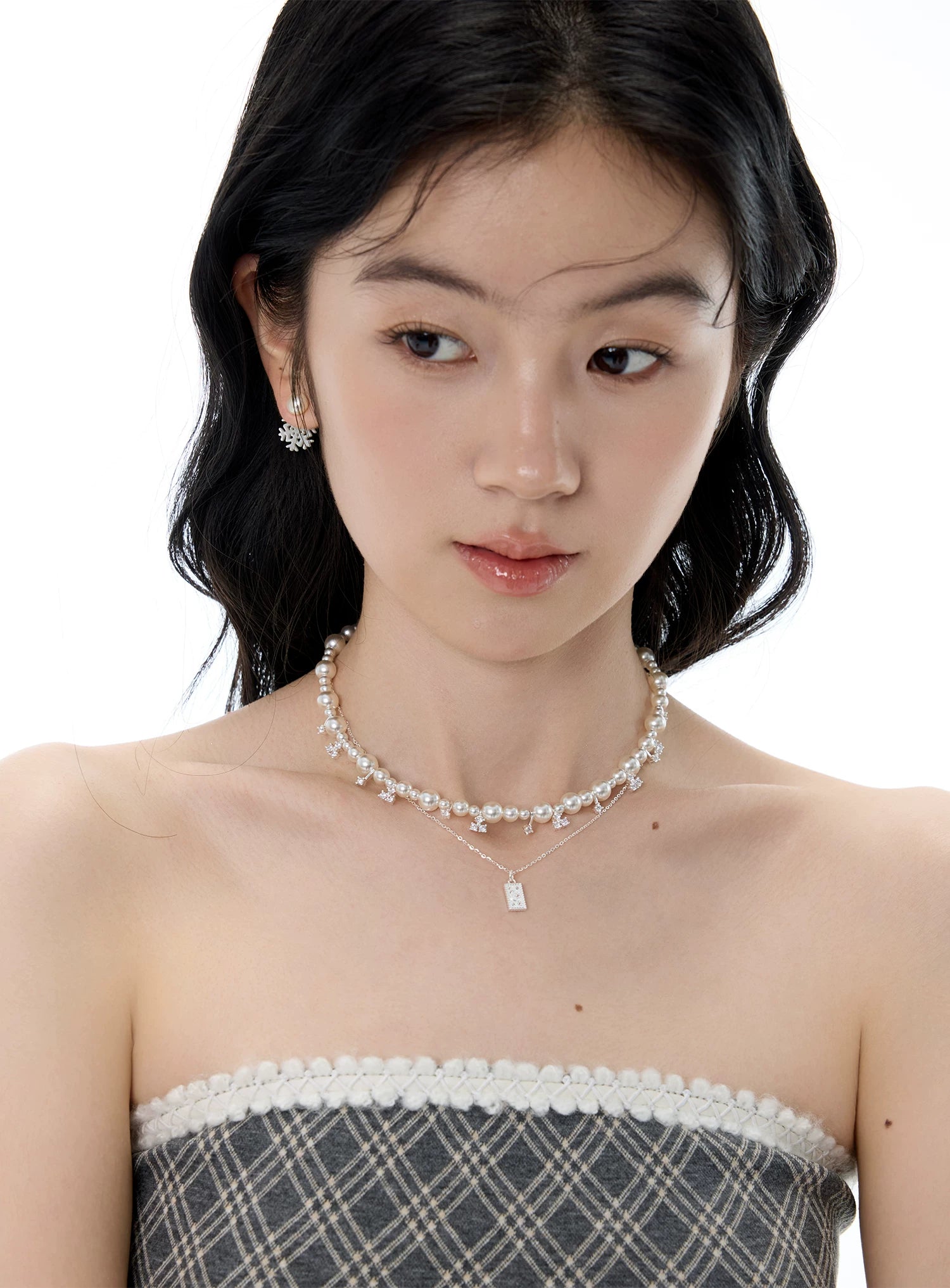 NO SOLUTION Dish Shell Snowflake Freshwater Pearl Stud Earrings