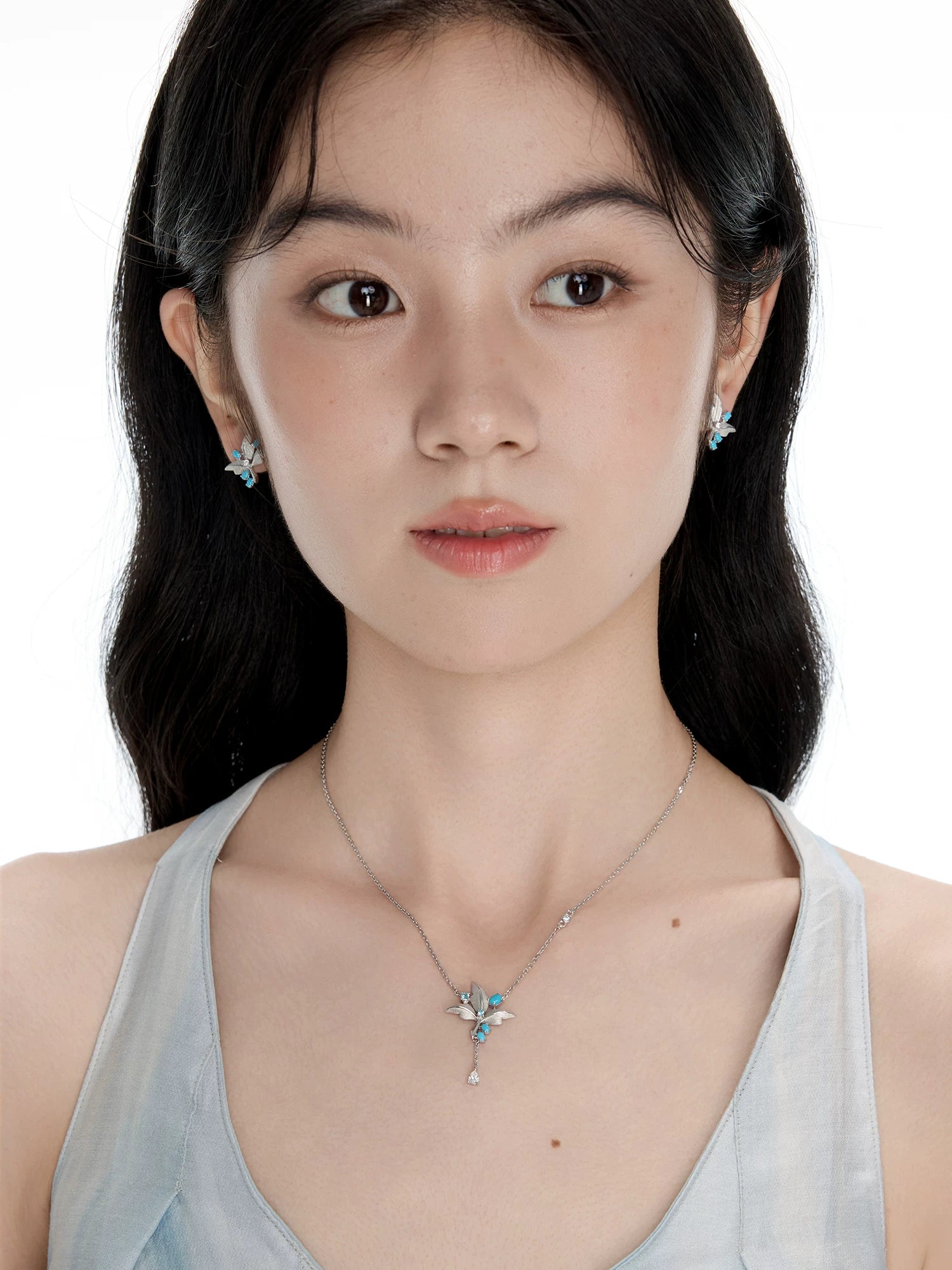NO SOLUTION Blue Turquoise Diamond Brushed Leaf Water Drop Necklace