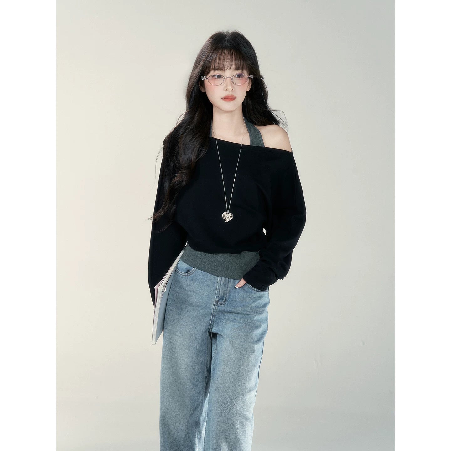 Wildberry Has A Shoulder Halterneck and Slim Long Sleeves