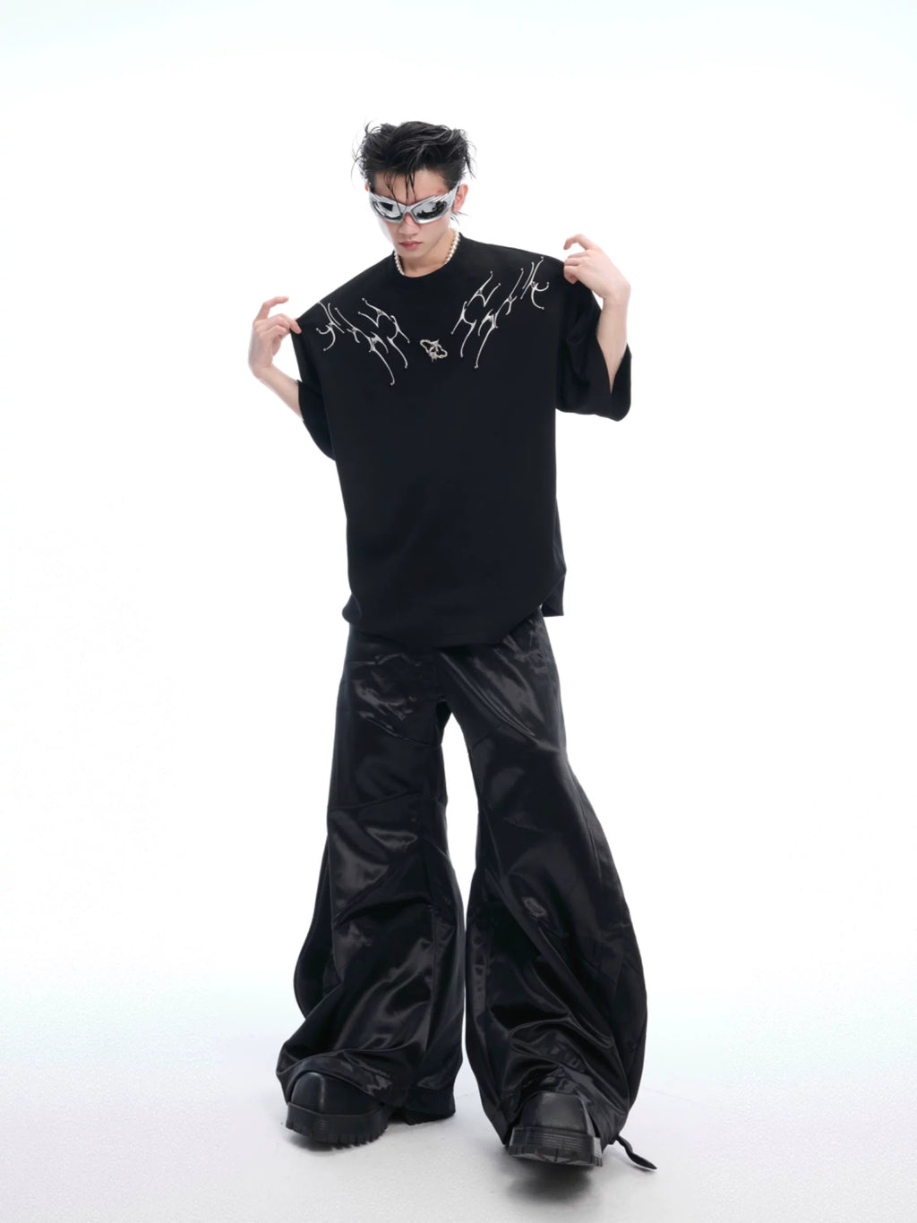 ArguECulturE Spine Embroidery Loose Crew Neck Tee