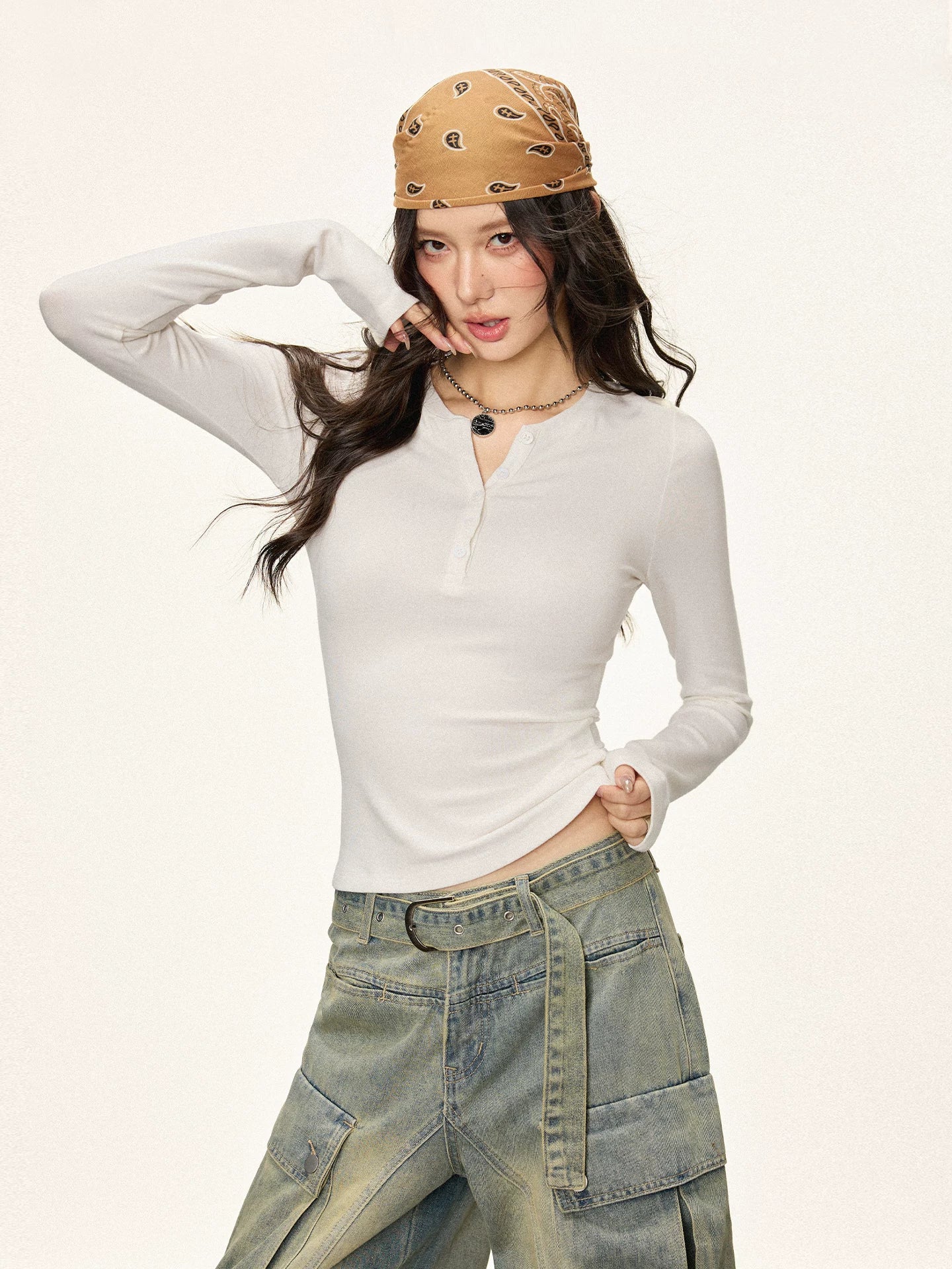 Cherry Melody V-neck Button Slim Slim Slim and Thin Fleece Bottom Long Sleeve