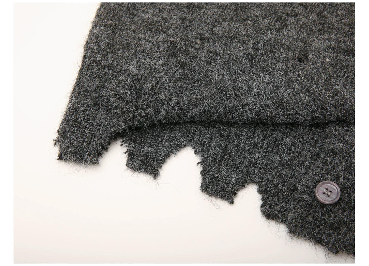 EIGHTHMONTH V-neck Loose-fitting Rough-knit Cardigan