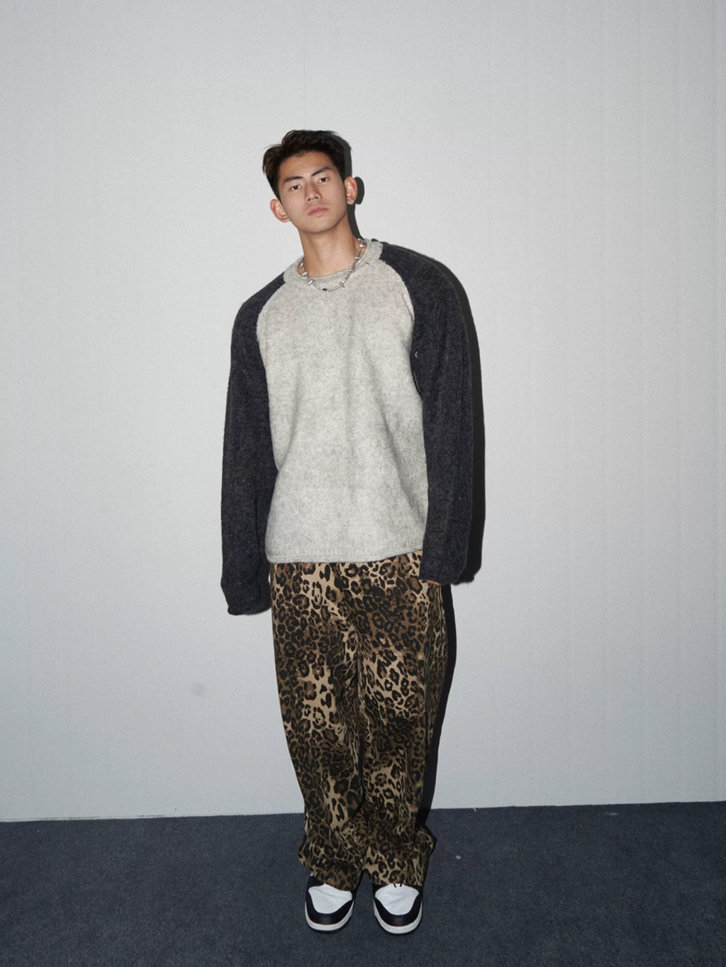 PAPASLILMONSTER Spliced Shoulder Crew Neck Sweater