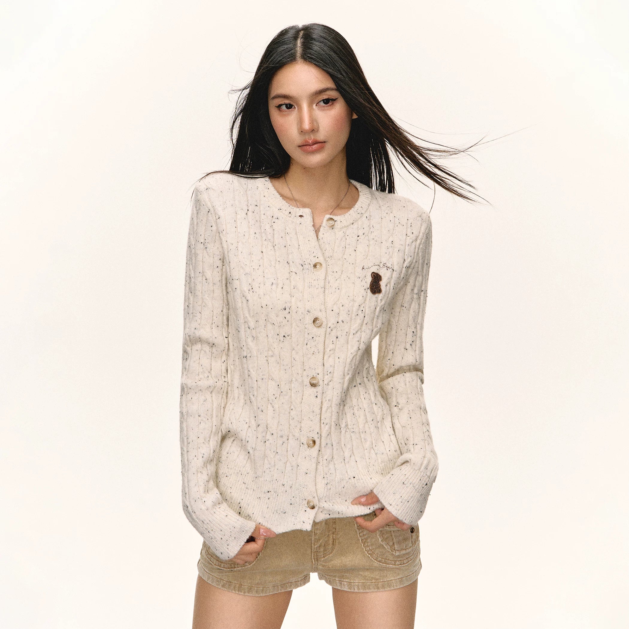 Ariseism Vintage Bear Crew Neck Knitted Cardigan Sweater