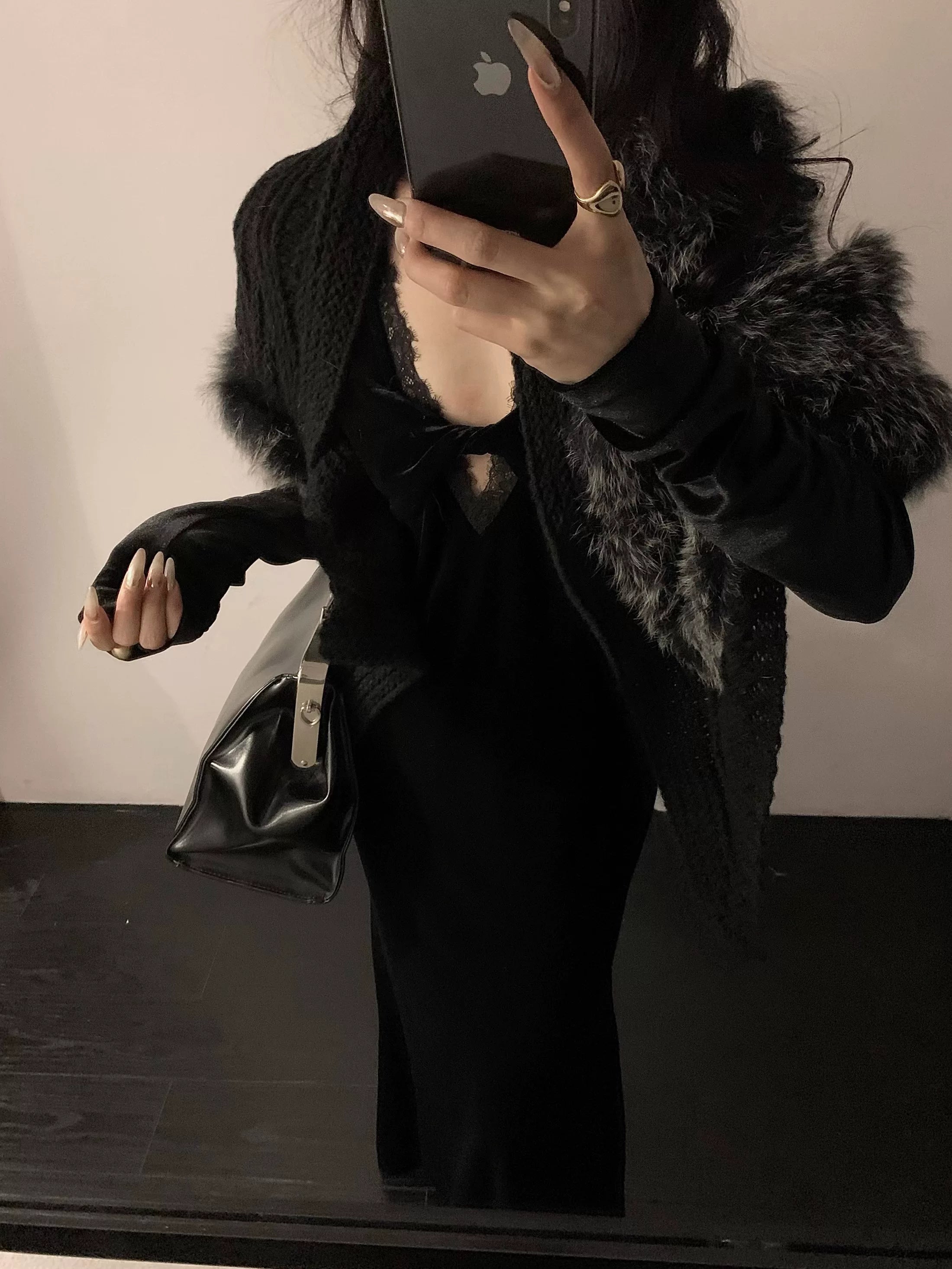 CHUYUQI Premium Atmosphere Hairy Exquisite Button Knitted Shawl