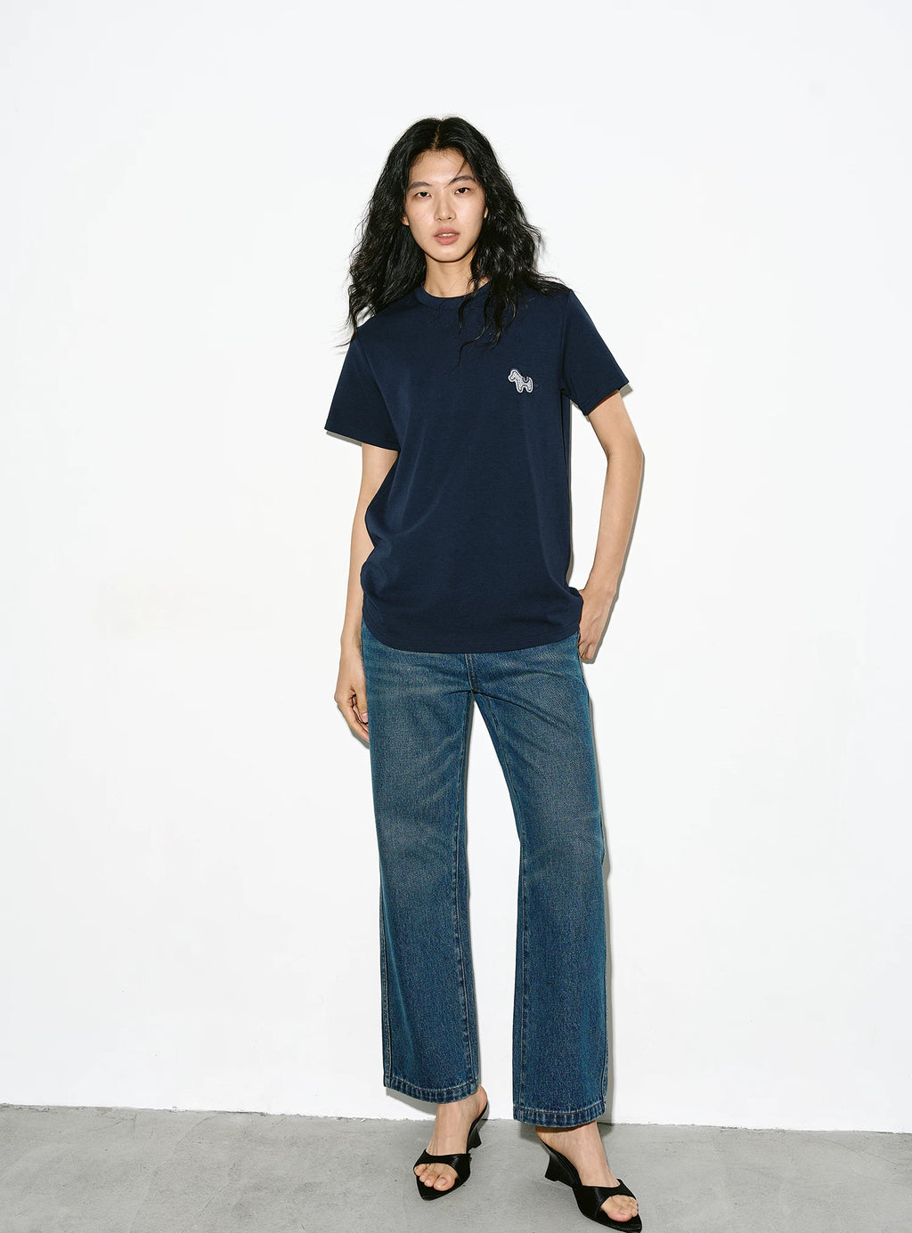 EIGHTHMONTH Loose and Thin Casual Tee