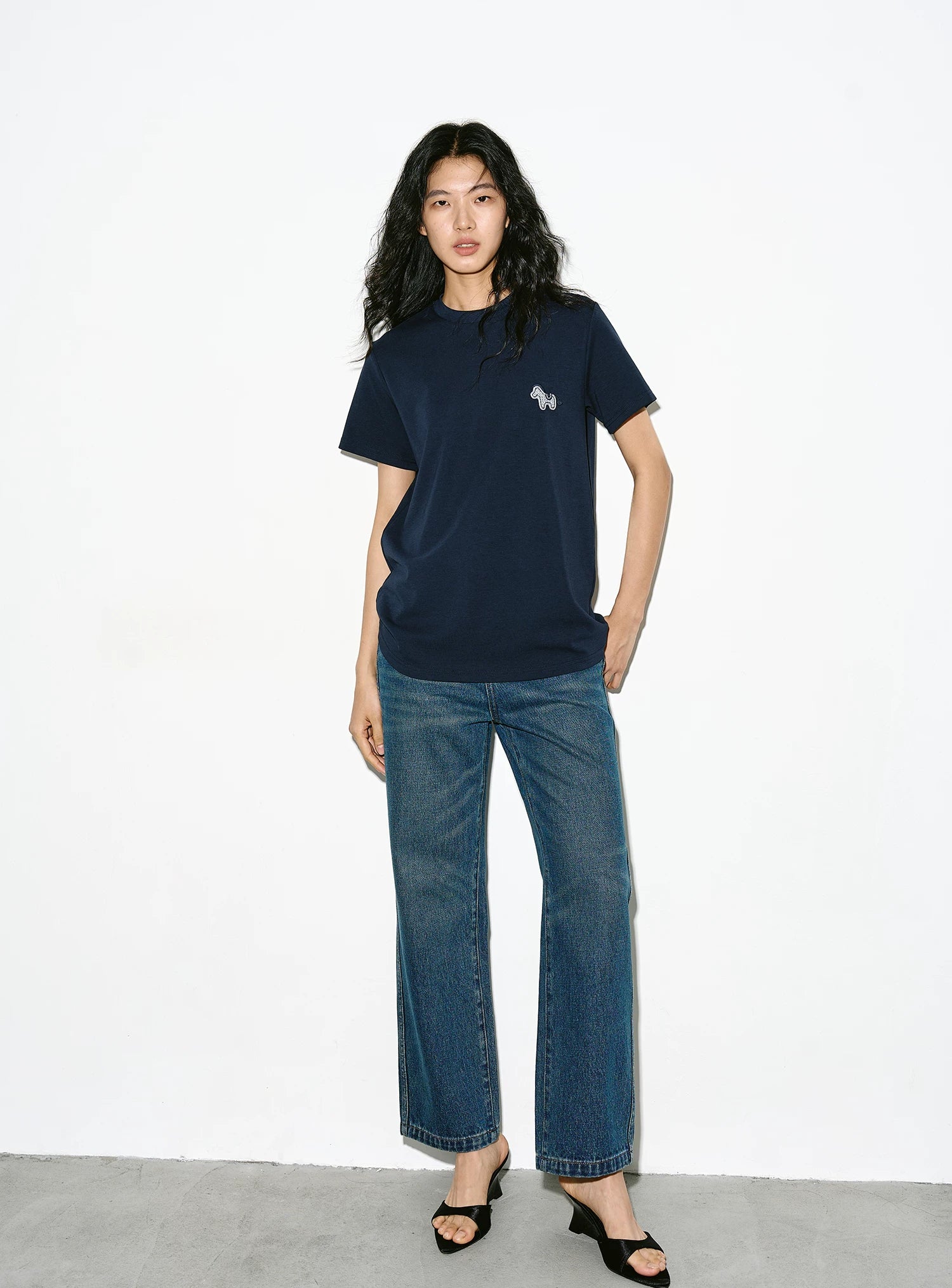EIGHTHMONTH Loose and Thin Casual Tee