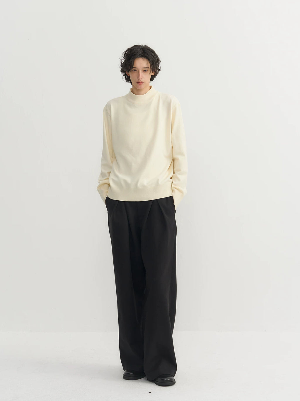 CARPEM Soft Waxy Semi-turtleneck Bottom Sweater