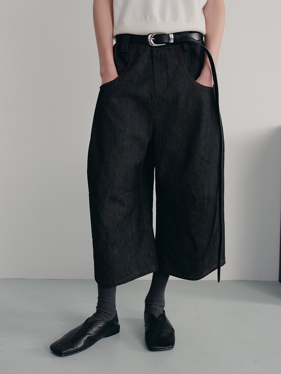 JCAESAR Red Line Pleated Cropped Pants