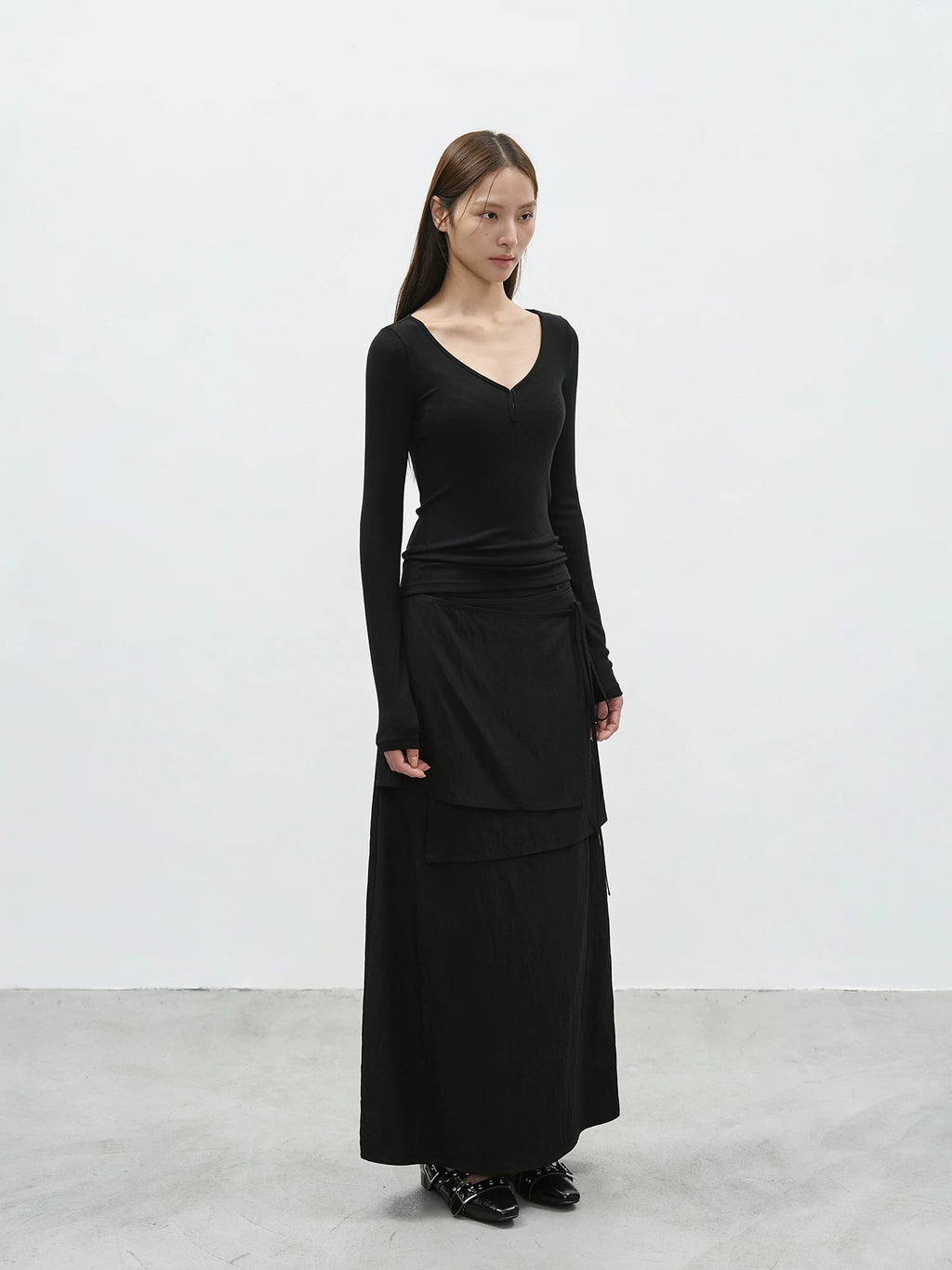 EIGHTHMONTH Irregular Laminated Slim Skirt