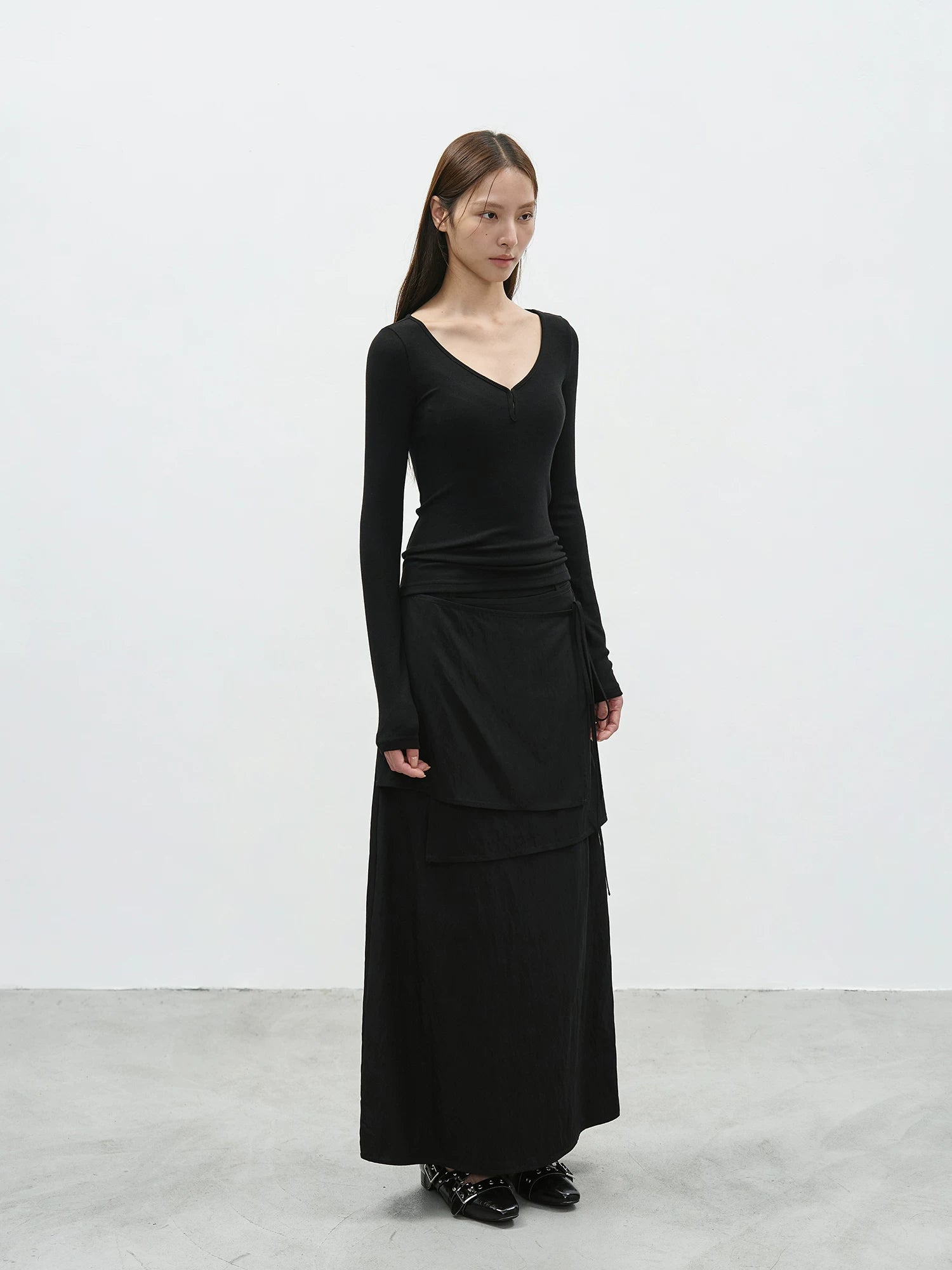 EIGHTHMONTH Irregular Laminated Slim Skirt