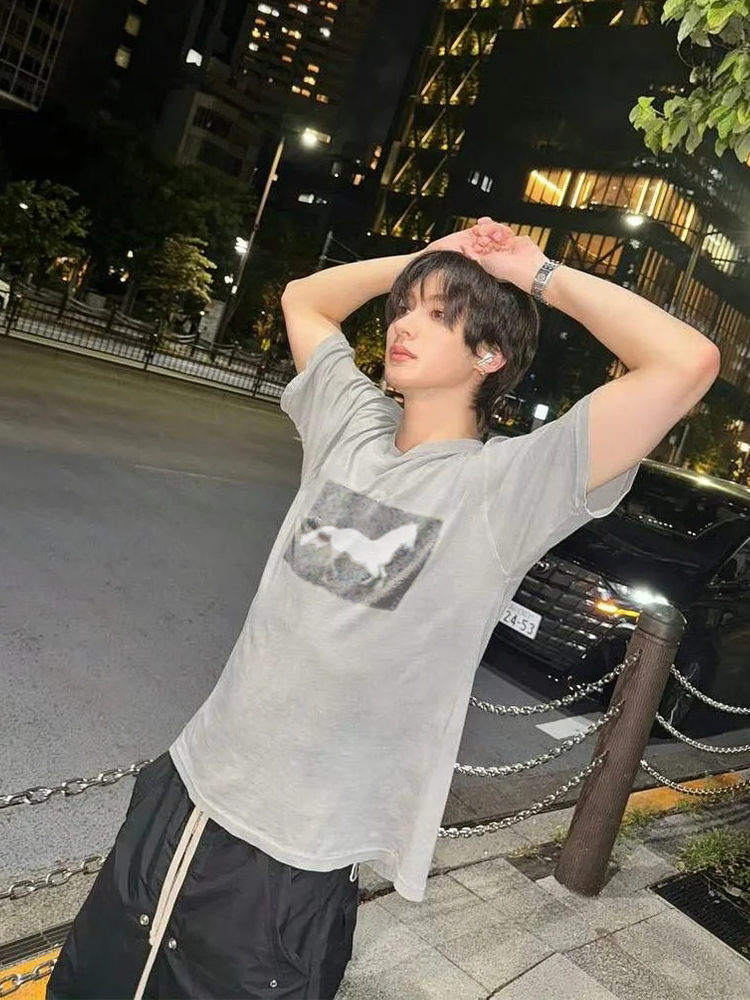 KONOOT Retro Neckline Worn Casual Tee